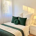 Madonna Queen - 3 Rooms, Garage Budapeşte