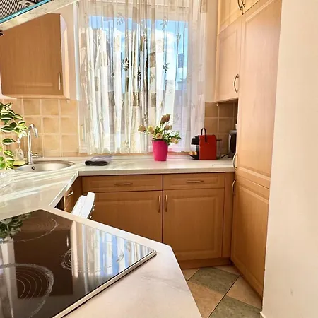 Madonna Queen - 3 Rooms, Garage Apartman *