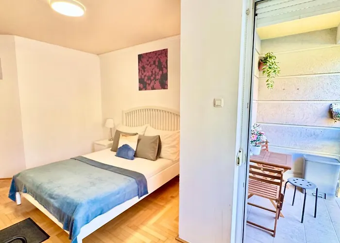 Lejlighed Madonna Queen - 3 Rooms, Garage Budapest