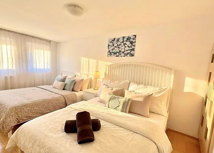 Madonna Queen - 3 Rooms, Garage *