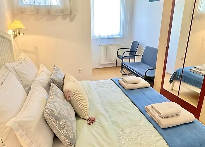 Lejlighed Madonna Queen - 3 Rooms, Garage