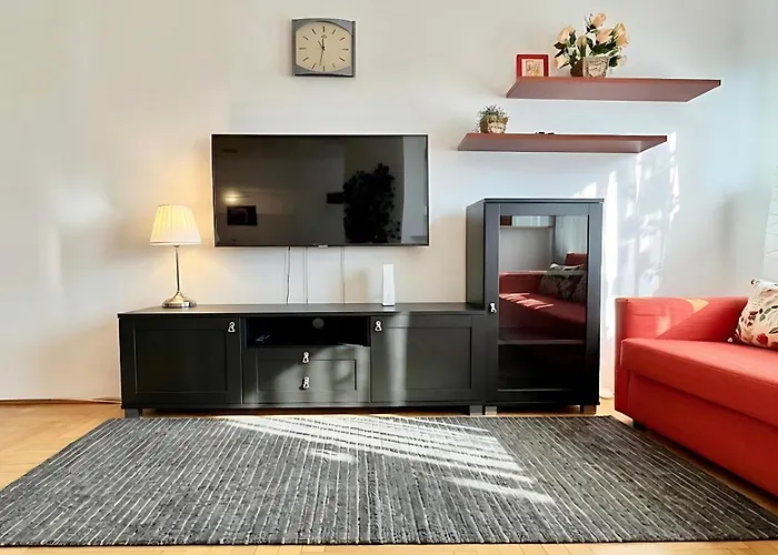 Lejlighed Madonna Queen - 3 Rooms, Garage